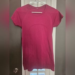 Lululemon Swiftly Tech Short Sleeve Shirt Size 6 in Sonic Pink - Like New